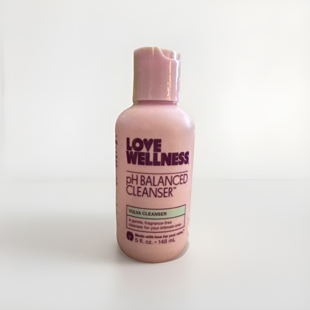 Love Wellness pH Balanced Cleanser 5oz Feminine Wash Gentle Formula NEW Sealed